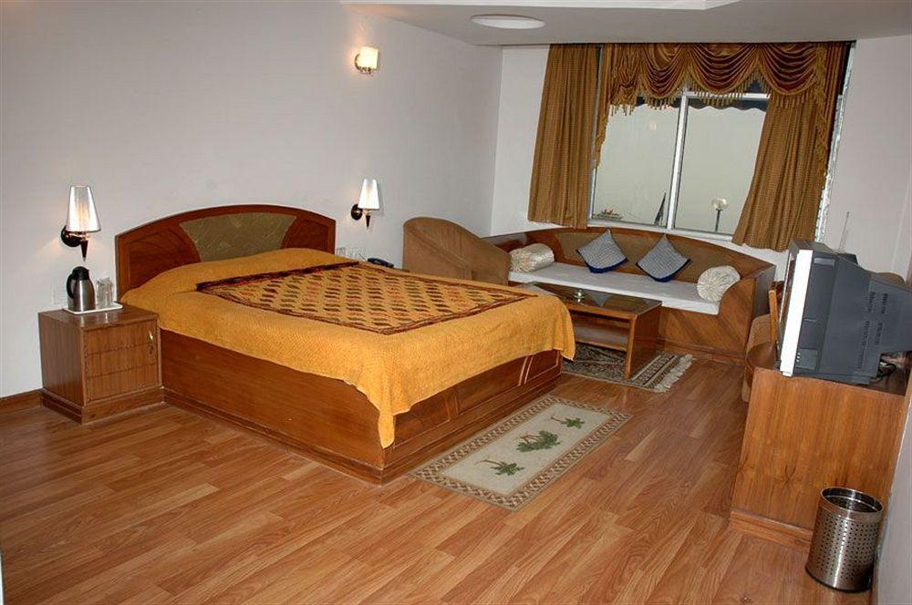 Hotel Silver Rock Mussoorie Exterior foto